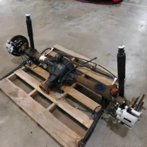 2007 Ford Mustang GT 4.6L 3V 8.8 Rearend Axle Assembly 3.31 Gear H11