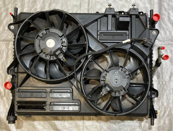 2015-2020 Ford Mustang GT S550 5.0 Radiator Assembly w/ Cooling Fan / 97K FM013
